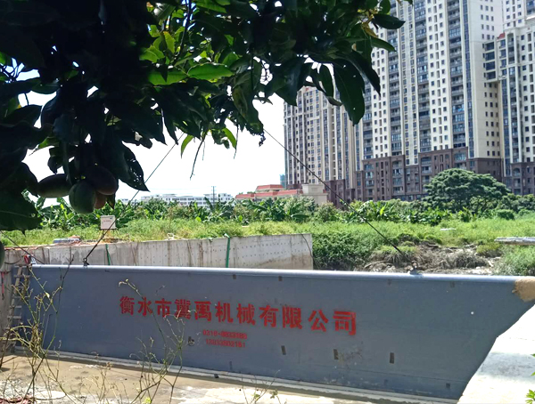 18mX2.8m旋轉(zhuǎn)鋼壩